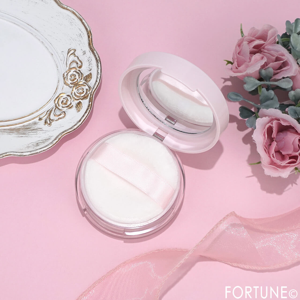 ヒロインメイク　『ヒロインメイク　フワットキープ　パウダー』