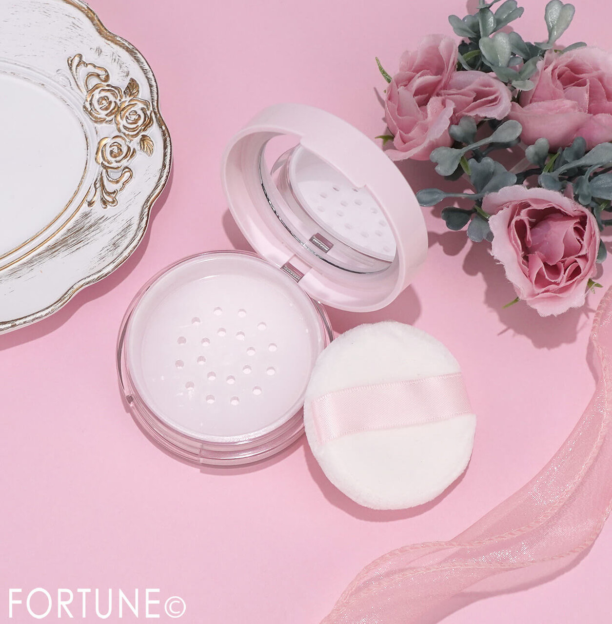 ヒロインメイク　『ヒロインメイク　フワットキープ　パウダー』