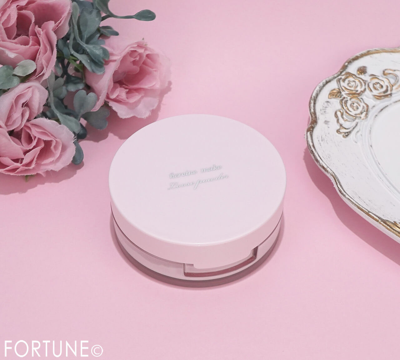 ヒロインメイク　『ヒロインメイク　フワットキープ　パウダー』