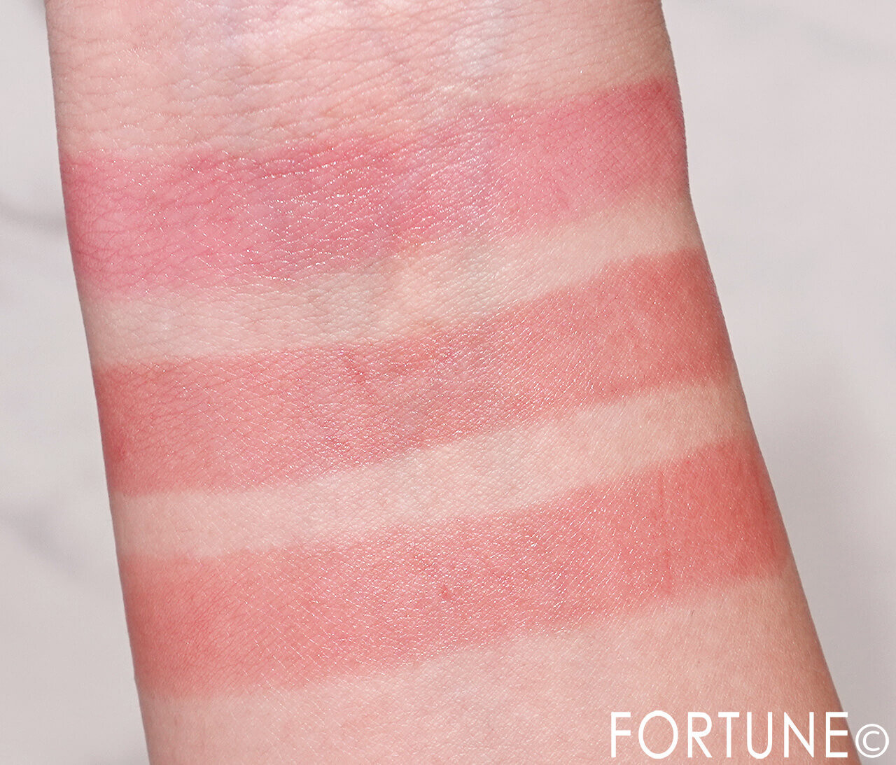 CANMAKE（キャンメイク）　ラスターヴェールルージュ　色持ち