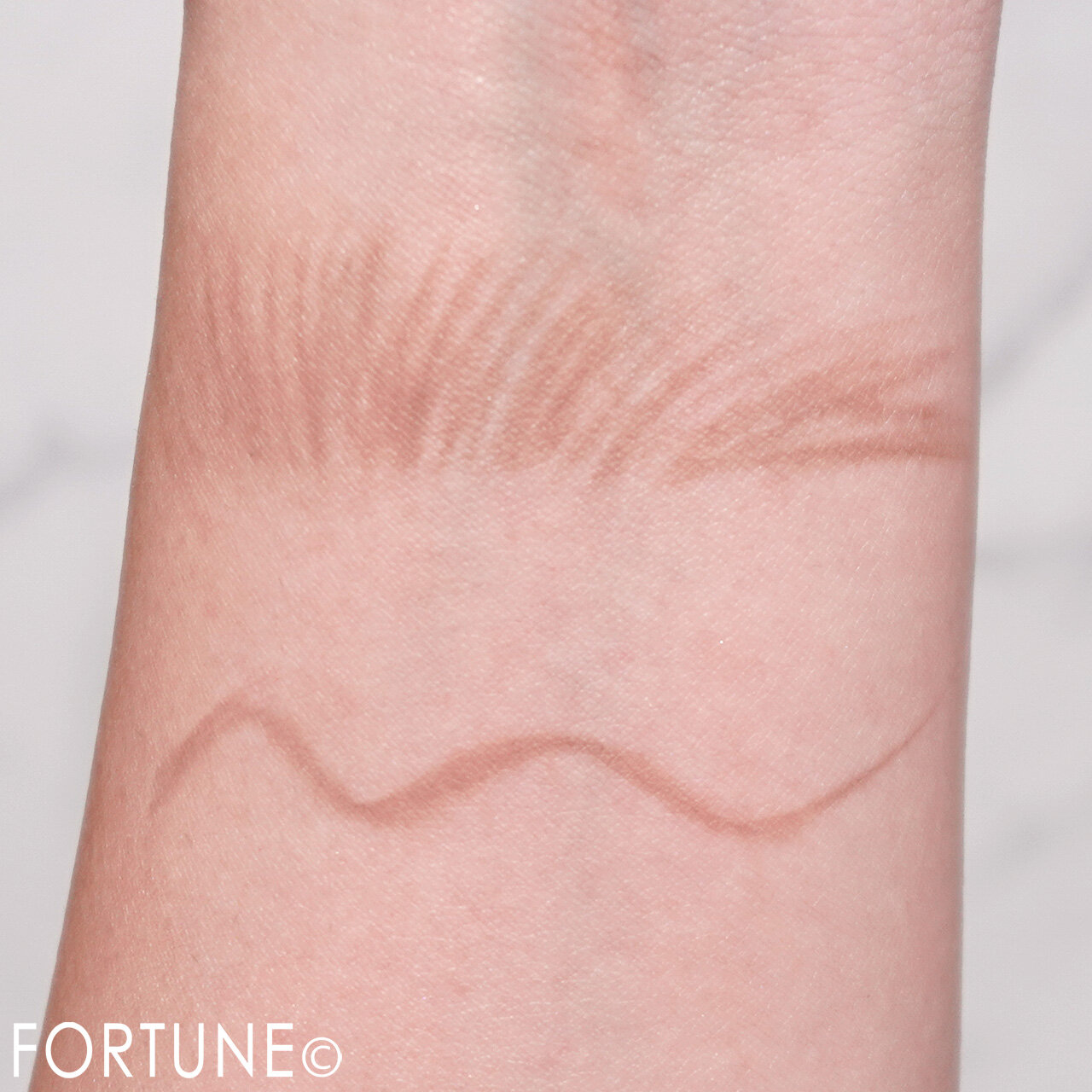 CANMAKE（キャンメイク）　スタイリングエッジアイブロウ　03