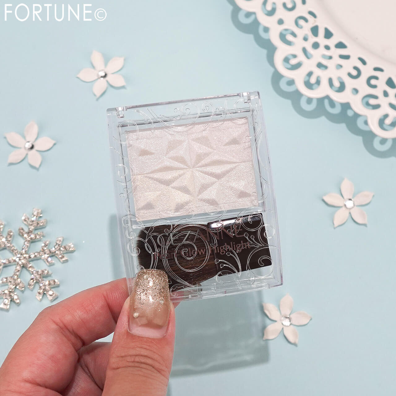 CEZANNE（セザンヌ）　2025年冬新作コスメ　『セザンヌ　パールグロウハイライト』　限定色