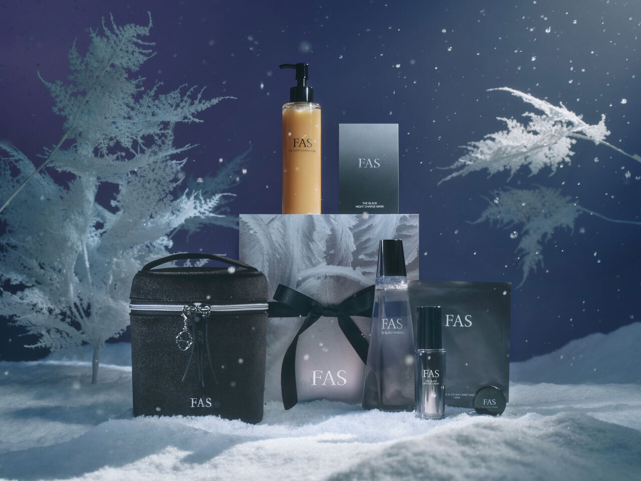 FAS（ファス）　クリスマスコフレ　プレミアム ホリデー コフレ 2025