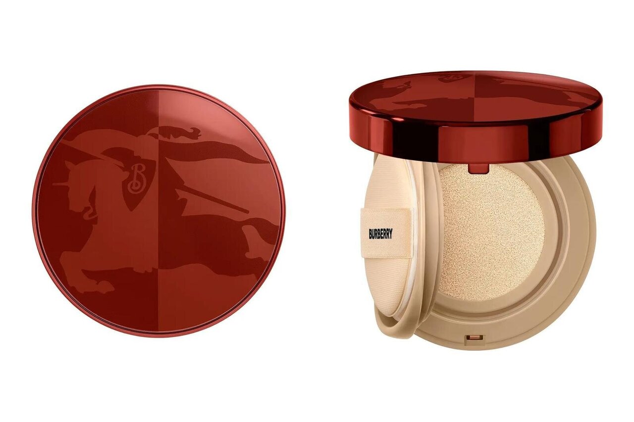 バーバリー ビューティ　2025クリスマスコフレ　バーバリー ビヨンド ウェア パーフェクティング マット クッション