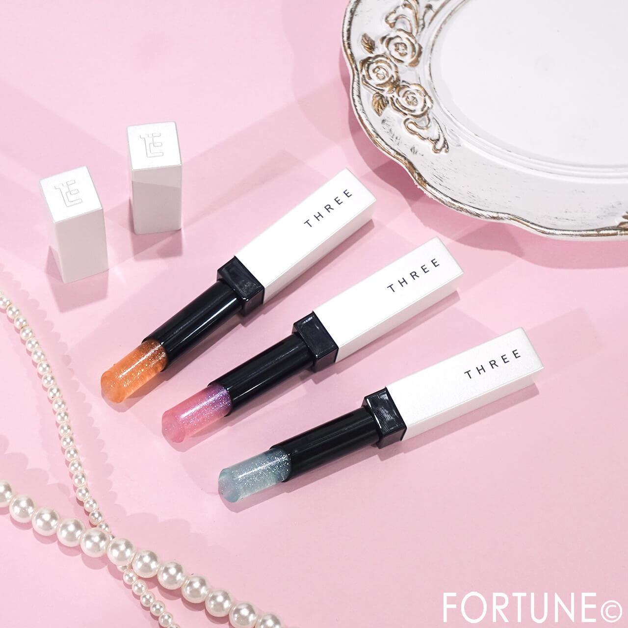 THREE（スリー）　　『THREE グリタリングジェリーリップ』