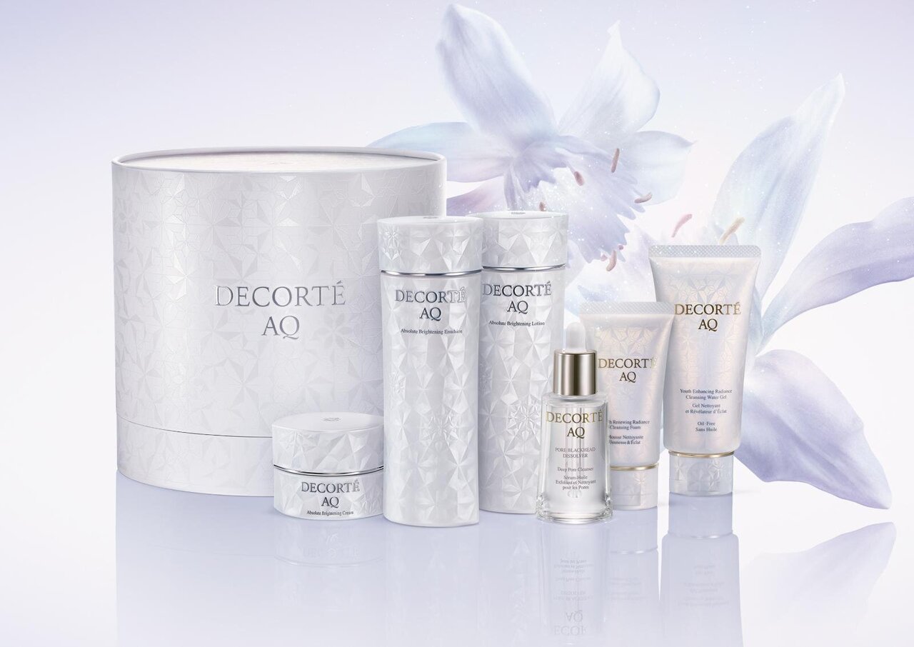 コスメデコルテ　2025年クリスマスコフレ　AQ ブライト ラディアンス コフレ II