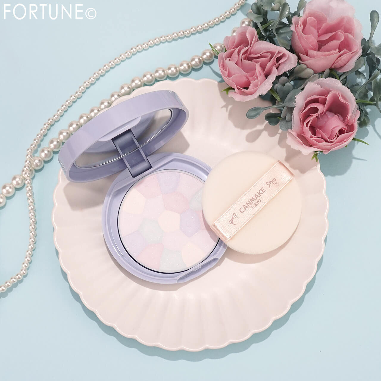 CANMAKE（キャンメイク）　イルミネイティングフィニッシュパウダー 〜Abloom〜　