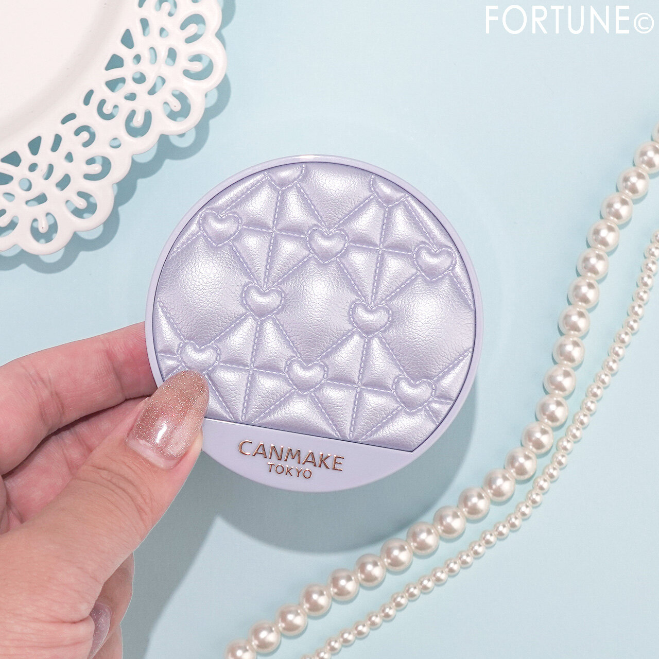 CANMAKE（キャンメイク）　イルミネイティングフィニッシュパウダー 〜Abloom〜　