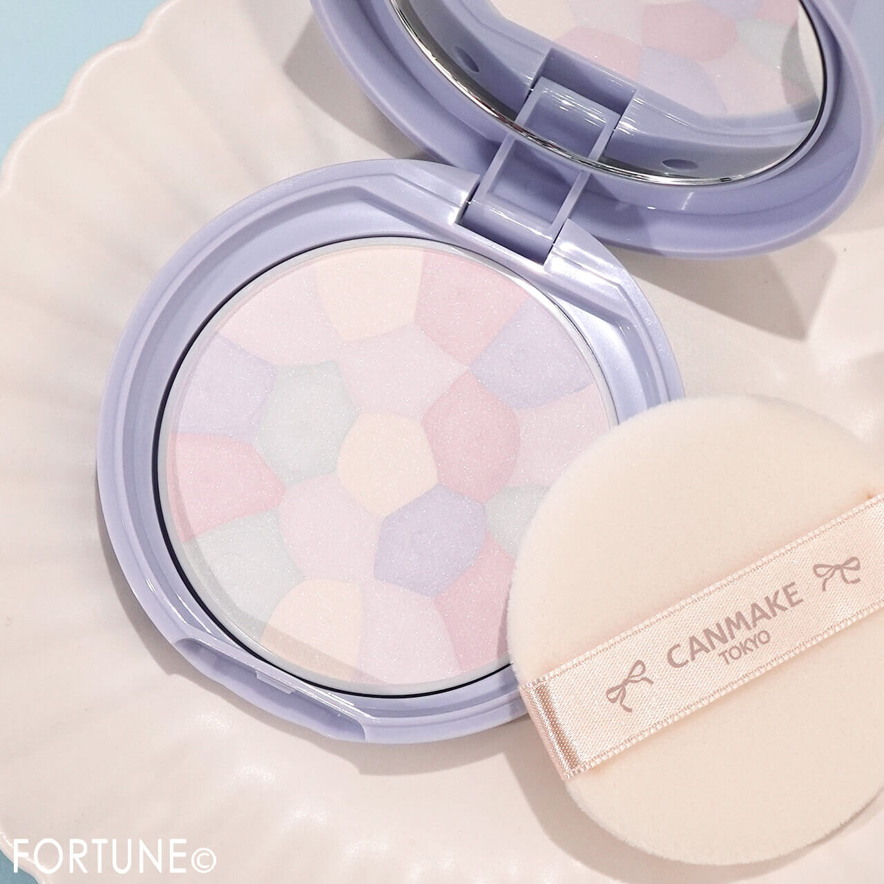 CANMAKE（キャンメイク）　イルミネイティングフィニッシュパウダー 〜Abloom〜　