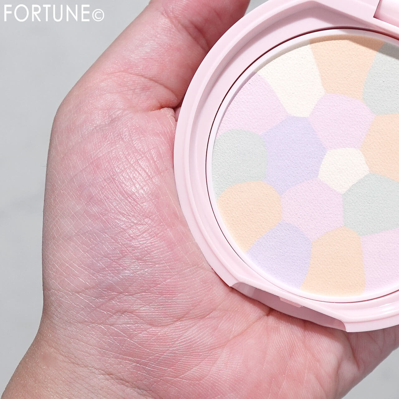 CANMAKE（キャンメイク）　『マシュマロフィニッシュパウダー 〜Abloom〜』