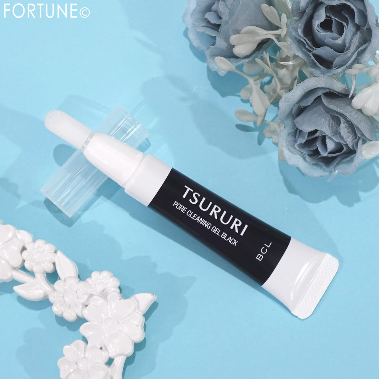 ツルリ　2025年冬新作コスメ　毛穴汚れ分解ジェル ブラック