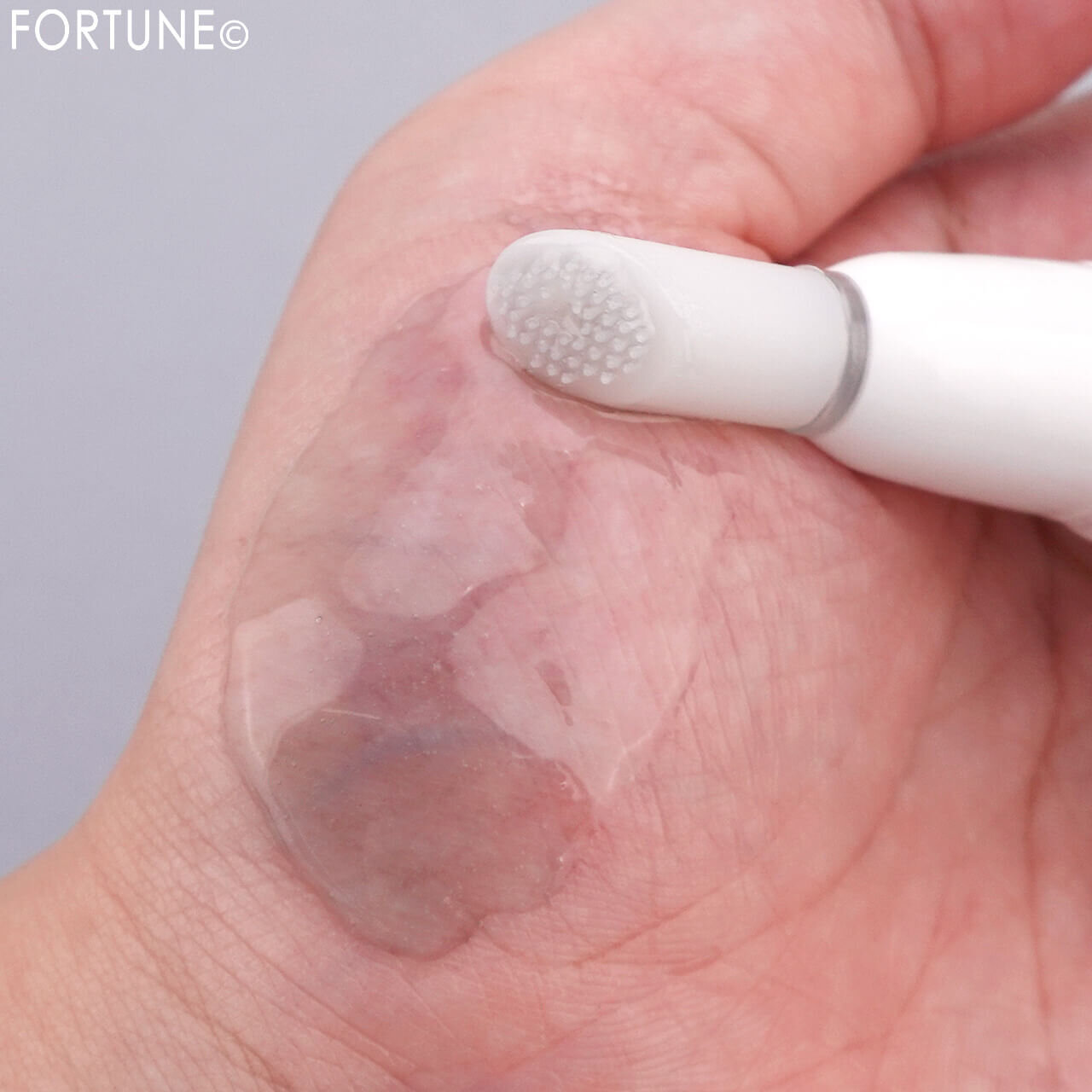 ツルリ　2025年冬新作コスメ　毛穴汚れ分解ジェル ブラック