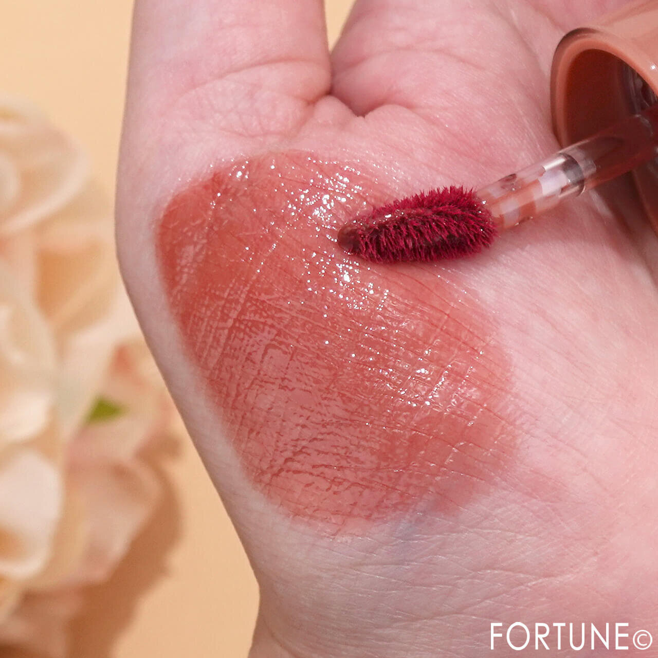 イエベ秋　おすすめリップ　hince（ヒンス）　ロウグロウジェルティント（26 ローズプレッソ）