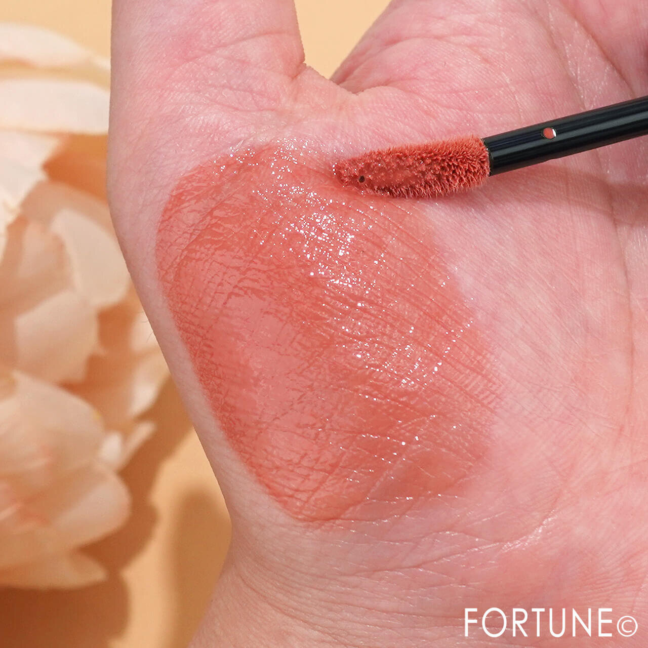 イエベ秋　おすすめリップ　KATE（ケイト）　リップモンスター クリスタルポッド（CP03 幻想ラグーン）