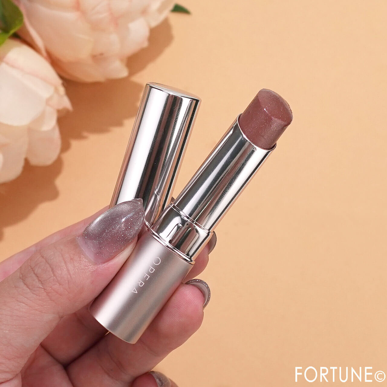 OPERA（オペラ）　グロウリップティント（限定色：409 ムーンリットベージュ）