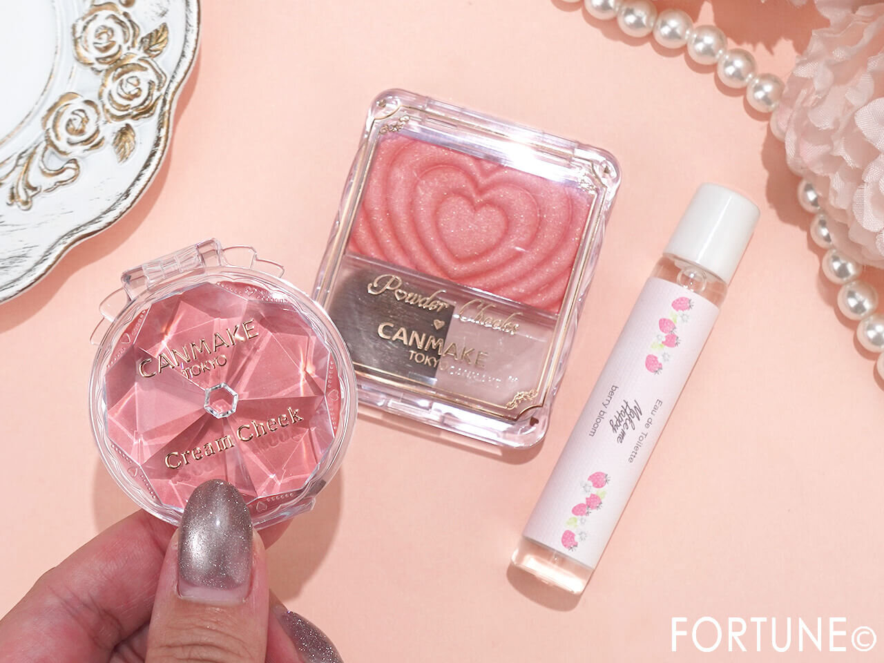 CANMAKE（キャンメイク）　2025年冬新作コスメ　『パウダーチークス』　『クリームチーク　』　『メイクミーハッピー オードトワレ』
