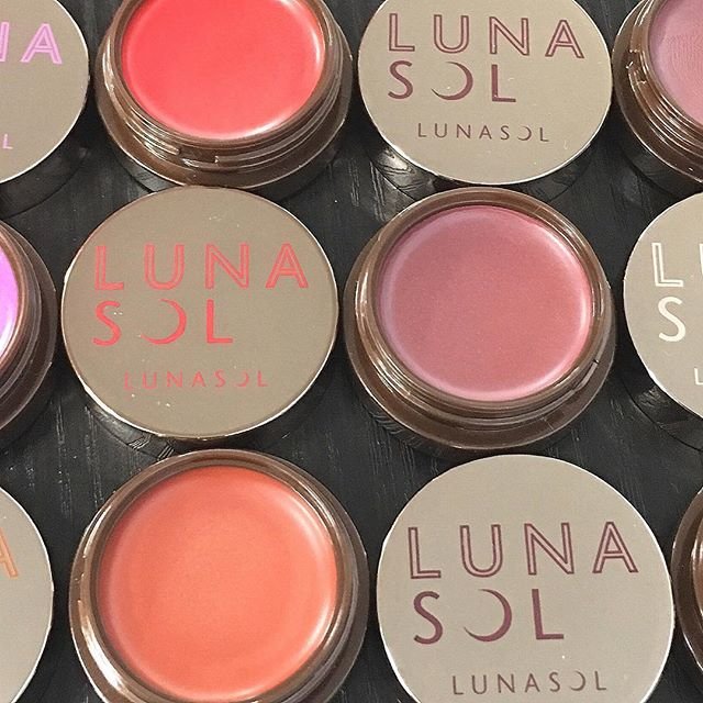 ルナソル　カラーグロウバーム