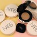 ベージュのケースが可愛い♡《NARS/ナーズ》2021年春の新作クッションファンデ全6色を色比較！ - ふぉーちゅん(FORTUNE)