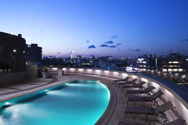 今年の夏の夜遊びは東京の夜景を見ながら優雅にシャンパーニュ♡