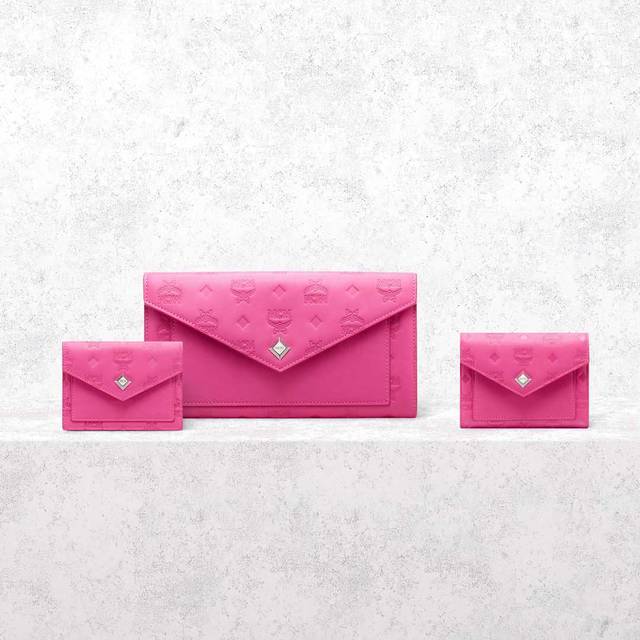 MCM「ラブレター」ラインの限定カラー“シュガーピンク”が登場