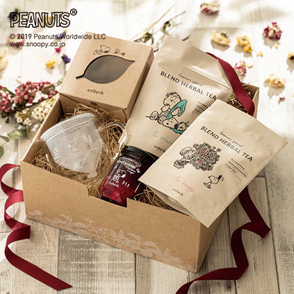 PEANUTS × enherb♡ほっこり温まるハーブティー&グッズを冬ギフトに♪