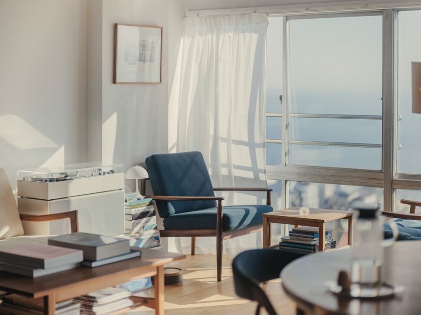 My room and the time. 濱田英明