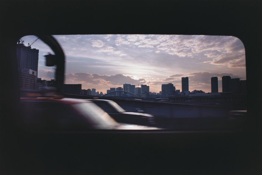 椎葉恒𠮷 作品展「QUARTER LIGHT LANDSCAPES」が銀座で開催。日本中を車で旅しているような、記憶と風景の邂逅