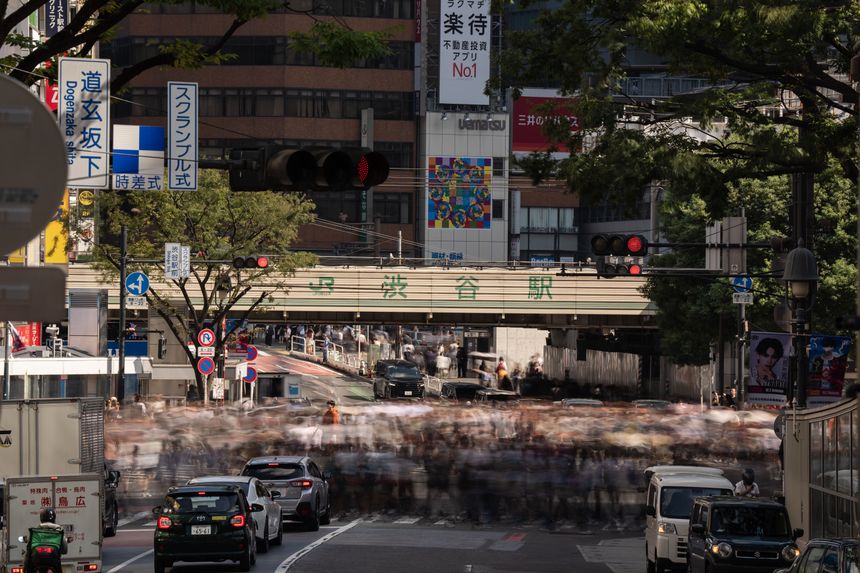 小城崇史 作品展「TOKYO, Multi Layered City Vol.3（Downtown）」が銀座で開催。鉄道各社が発表する乗降客数統計を拠り所として、東京の“今“を描く