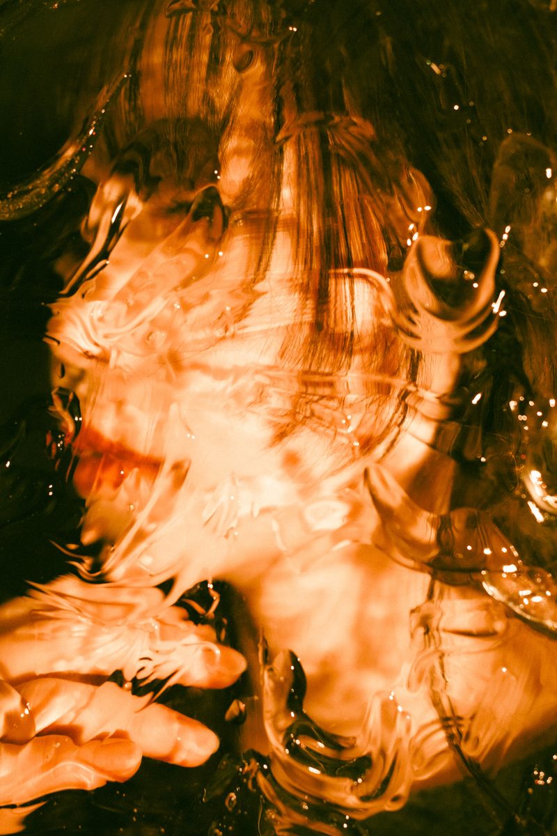 フェイスレスなポートレート 甘夏蜜柑 ｜ 連載 これが私の“最旬好き”表現 写真を愛する15名のクリエイターが今ハマっていること