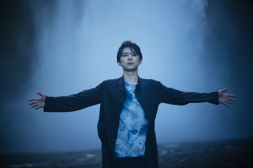 「写真（プロジェクト）は自身の映し鏡」瀧本幹也　～吉沢亮写真集／写真展『FOSS』より