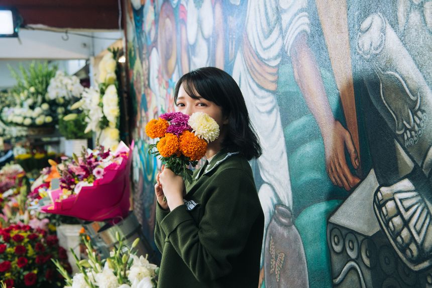 上白石萌音 最新エッセイ集「そもそも」が11月10日（火）に発売決定。全ページ書き下ろしの多彩な文章や自身が撮影した写真に加え、フォトグラファー 山本あゆみによるメキシコでの撮り下ろし写真も