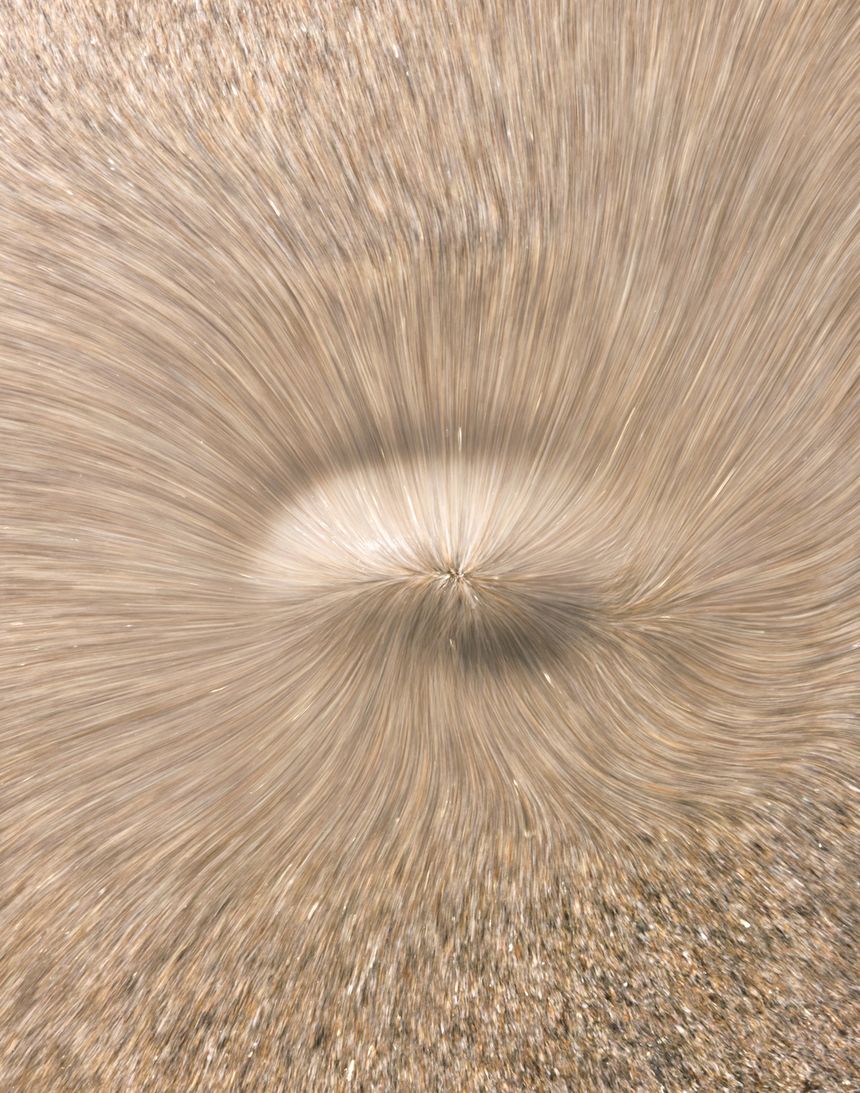 GOTO AKI 写真集出版記念展「terra | Landscape Topologies 風景のトポロジー」が東京 秋葉原で開催。身体を通して“風景”を捉え直す作品群