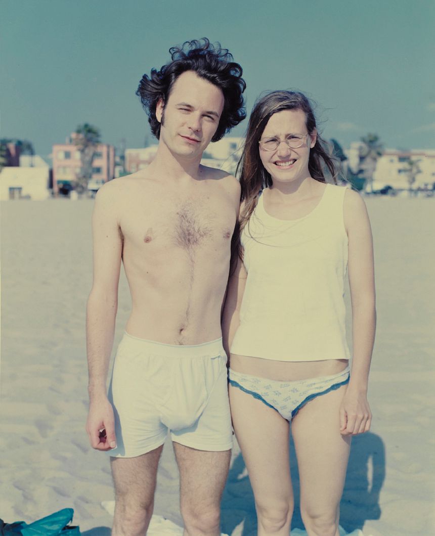 写真家 戎康友の個展「A Whole California Anthology 1993–2025」が東京と京都で開催。それはどこかセンチメンタルで、けれど確かな手触りを持ったカリフォルニアの記憶