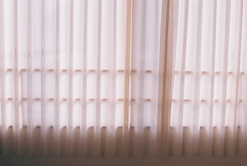 松本直大の写真展「極度のここ」がBOOK AND SONSで開催。戻れない過去、押し寄せる未来、その深い谷間に轟轟と流れる、今、ここ