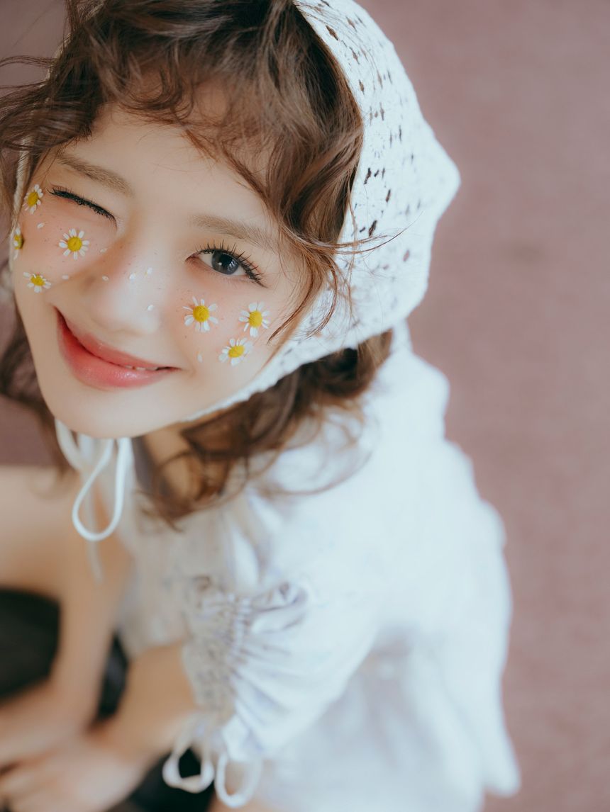 フォトグラファー tAikiが撮影、加藤心の初スタイルブック『C+LOVER』が10月30日（金）発売。多彩なファッションに身を包んだ最新撮り下ろしカットに加え、地元 愛知県でのロケも敢行