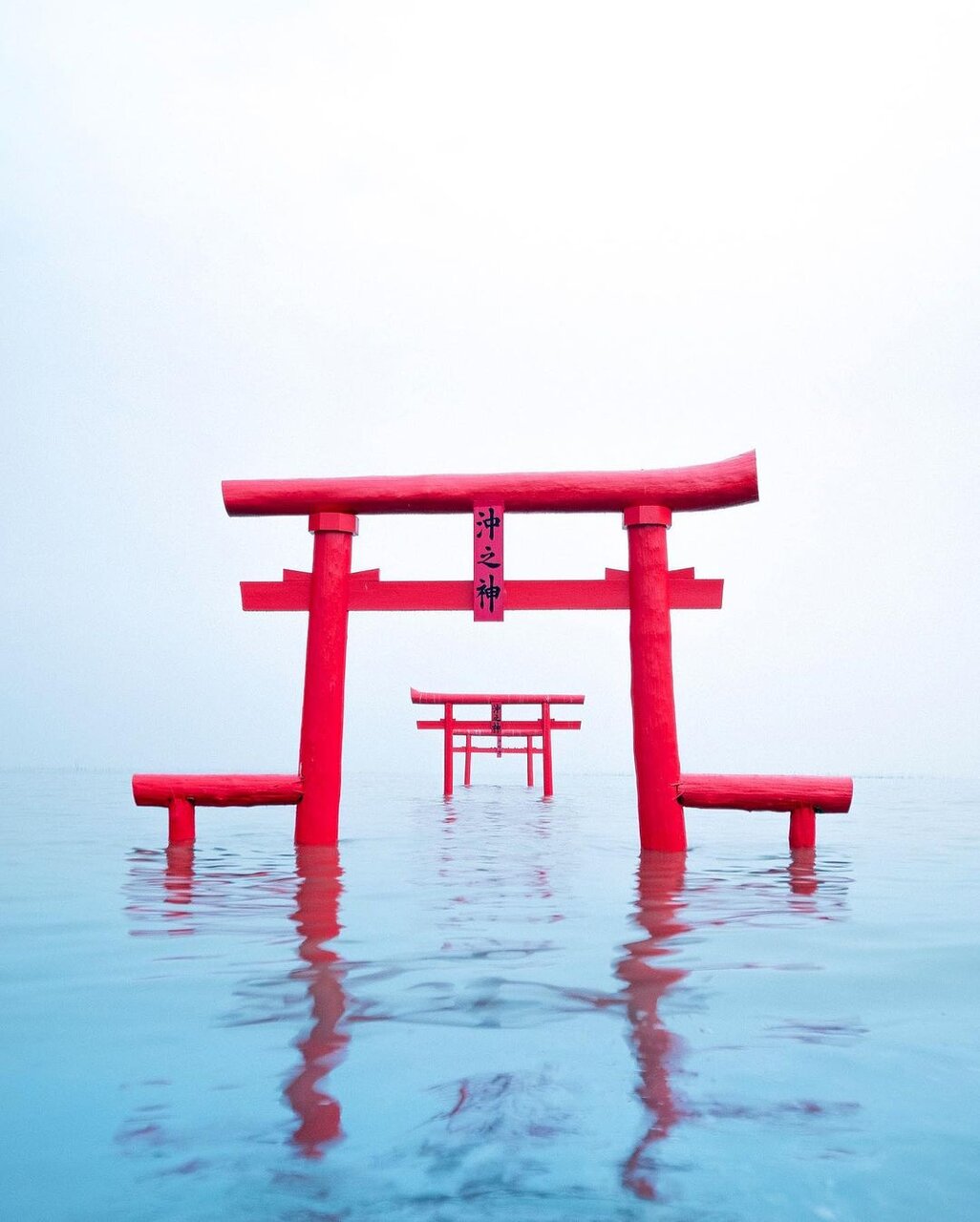 月の引力が見える町にある神秘的な絶景「大魚神社の海中鳥居」 | GENIC編集部 | GENIC|ジェニック