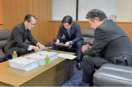 日本在宅介護協会　期中改定とスライド制で人材流出に歯止め