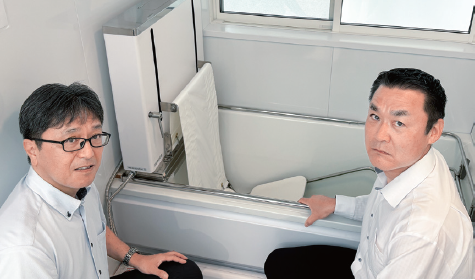 開発責任者の加藤氏（右）とプロジェクトリーダーの横畑氏