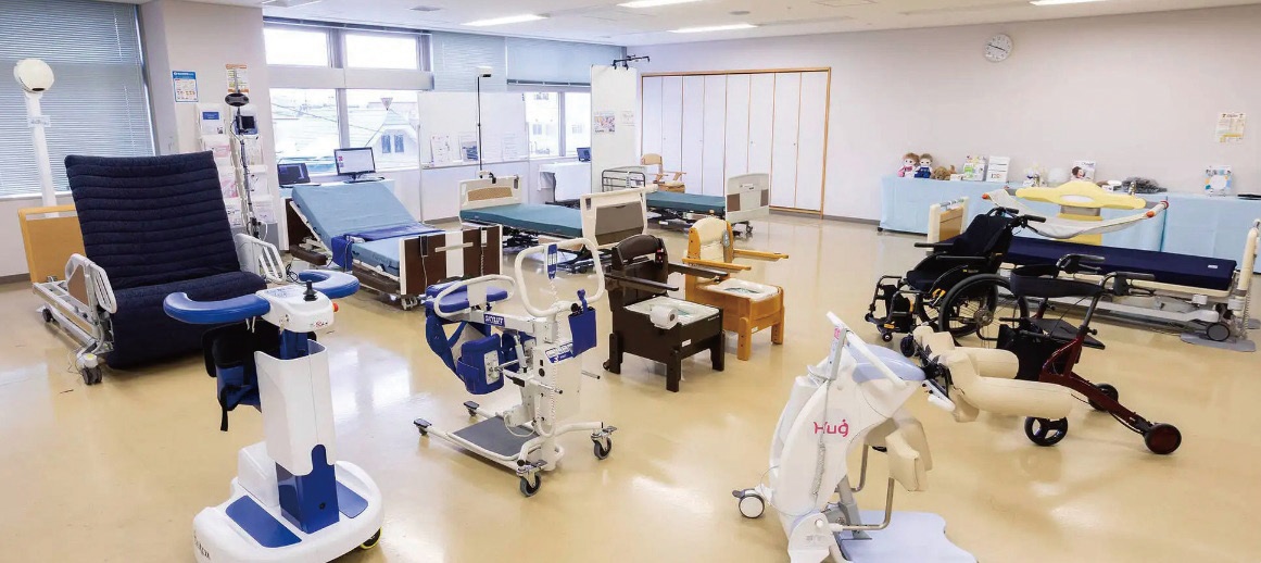 「あおもり介護生産性向上相談センター」では展示やオンラインでの 相談も受け付ける　　　　（あおもり介護生産性向上相談センター、ホームページより引用）