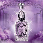 ANNA SUI|ロマンスへと誘う、フェミニンな香り