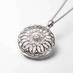 MIKIMOTO|母の日のプレゼントに、新作ペンダントルーペ