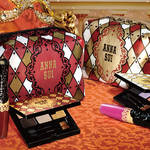 ANNA SUI|変幻自在なメイクをかなえるクリスマスコレクション
