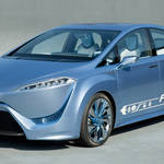 トヨタから2015年の発売を示唆する燃料電池自動車「FCV-R」が登場!|TOYOTA