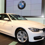 3シリーズの主力グレード320i、日本発売|BMW