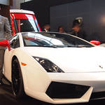 10台限定の日本専用モデル「ガヤルド LP560-4 ビアンコ・ロッソ」|Lamborghini