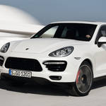 カイエンにもっともパワフルな「ターボS」登場|Porsche