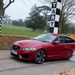 ジャガー最速のサルーン XFR-Sがヒルクライムを披露|Jaguar