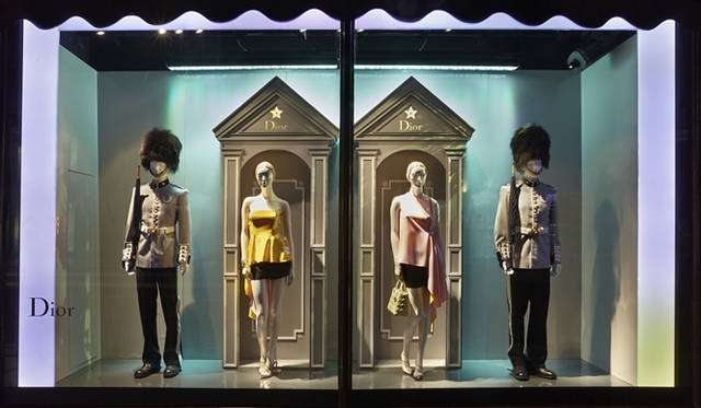 Dior|ハロッズがディオールのワンダーランドに