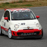 “小さな巨人”アバルトが、世界で初めて公式レースに復帰|Abarth