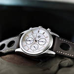 FREDERIQUE CONSTANT|伝説の名車からインスパイア